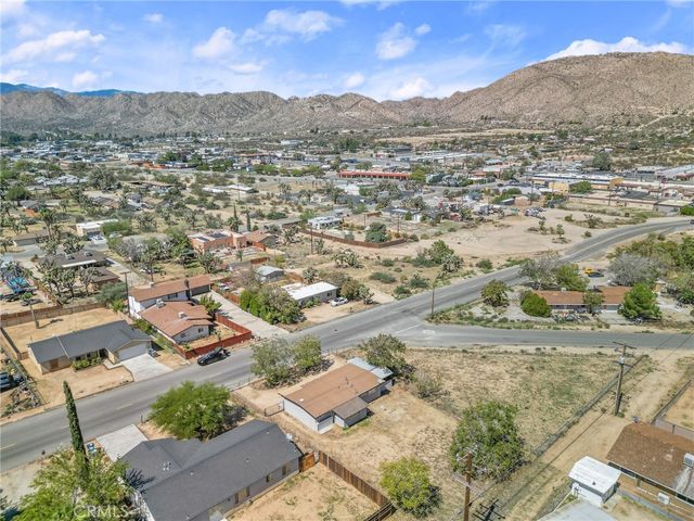 7427 Acoma Trail, Yucca Valley, CA 92284