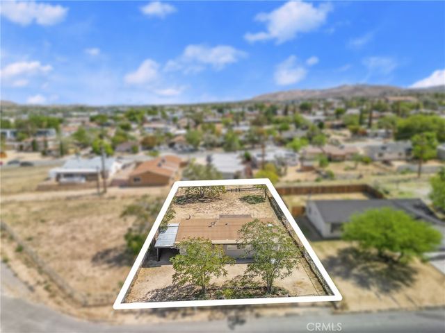 7427 Acoma Trail, Yucca Valley, CA 92284