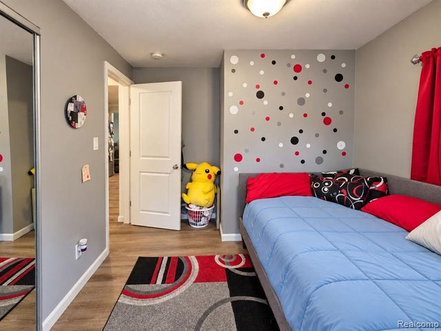 1754 Beechmont Street, Keego Harbor, MI 48320
