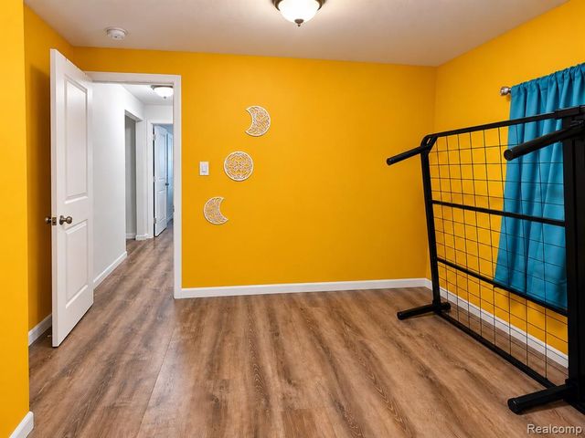 1754 Beechmont Street, Keego Harbor, MI 48320