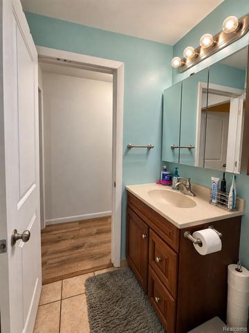 1754 Beechmont Street, Keego Harbor, MI 48320