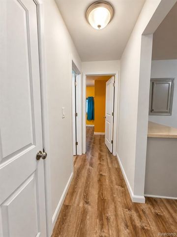 1754 Beechmont Street, Keego Harbor, MI 48320