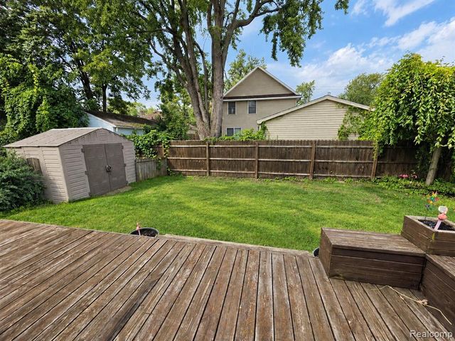 1754 Beechmont Street, Keego Harbor, MI 48320