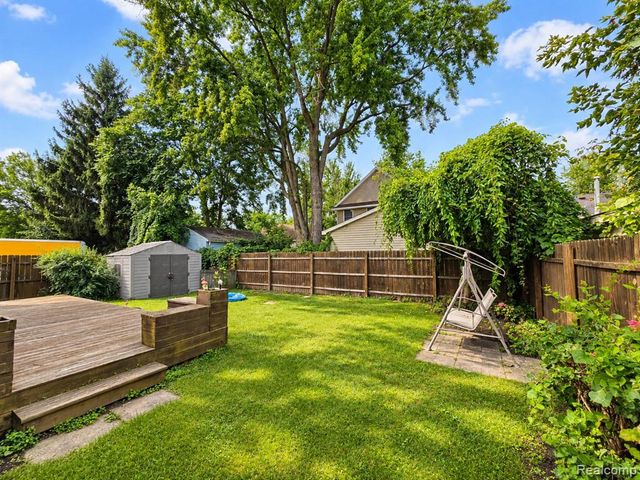 1754 Beechmont Street, Keego Harbor, MI 48320