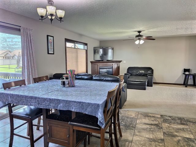 1308 Caitlin Court SE, Bondurant, IA 50035