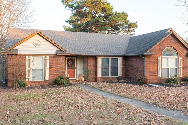 2500 Pine Lane, Barling, AR 72923