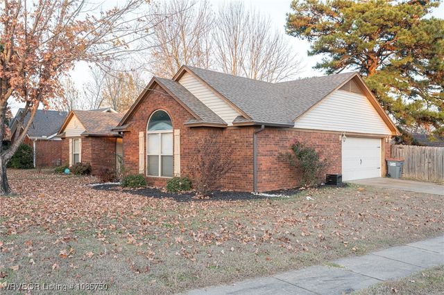 2500 Pine Lane, Barling, AR 72923