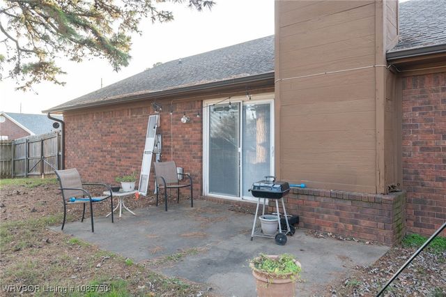 2500 Pine Lane, Barling, AR 72923