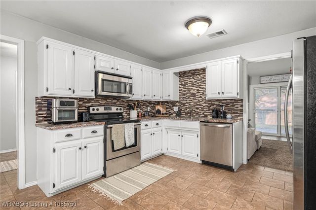 2500 Pine Lane, Barling, AR 72923