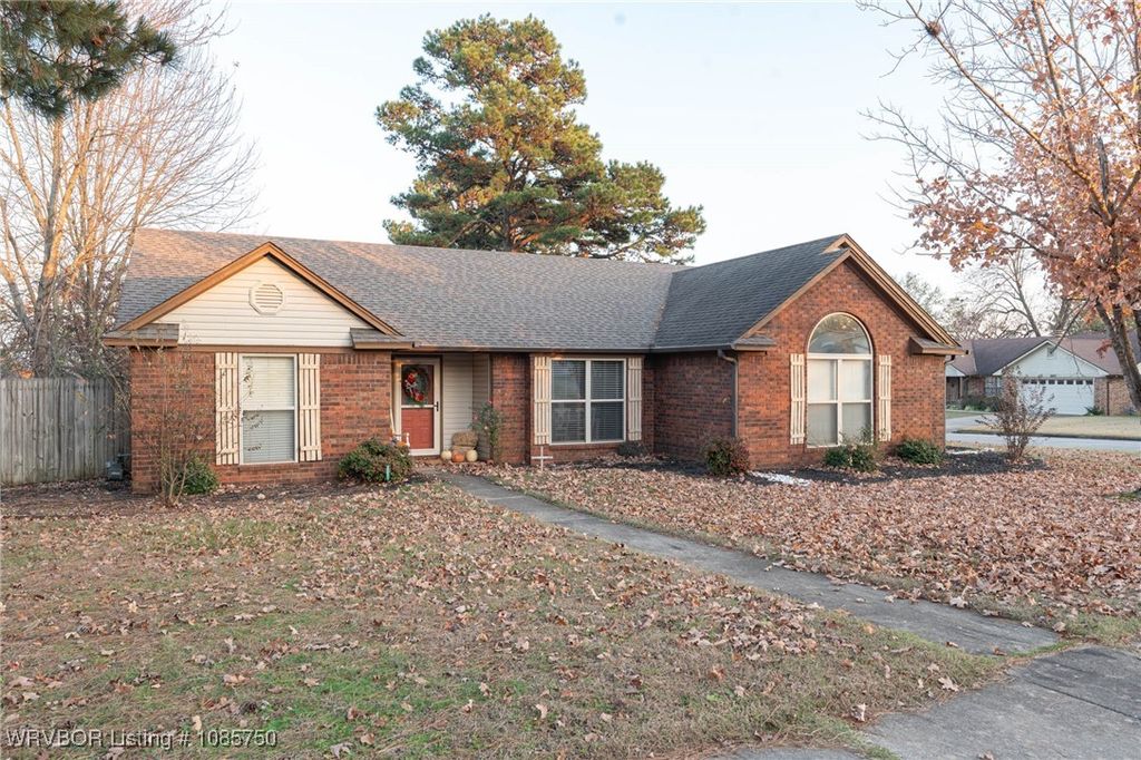 2500 Pine Lane, Barling, AR 72923