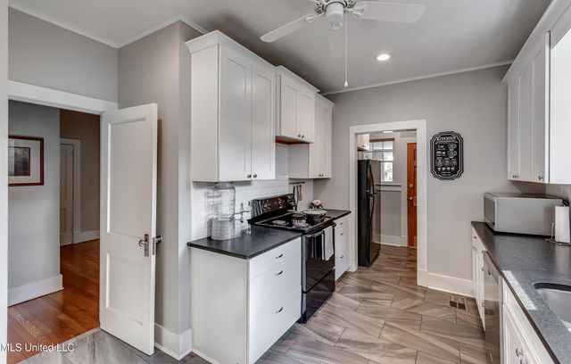 239 Fernwood Drive, Jackson, MS 39206