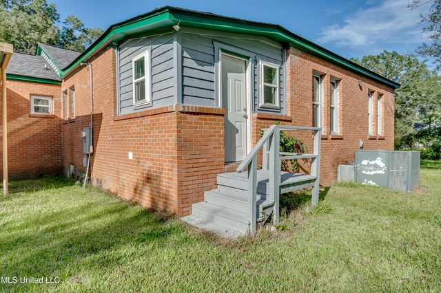239 Fernwood Drive, Jackson, MS 39206