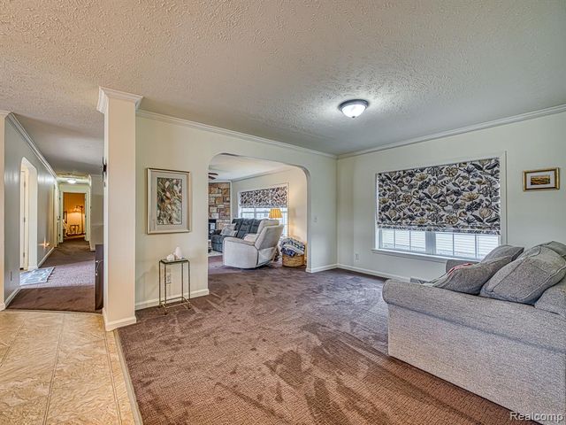 29703 Vinewood Lane, Gibraltar, MI 48173