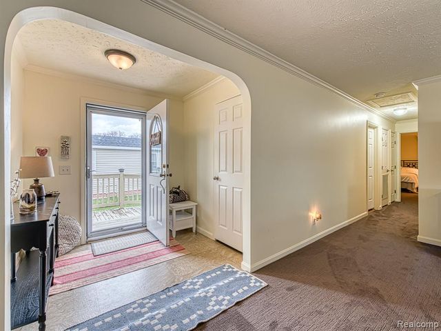29703 Vinewood Lane, Gibraltar, MI 48173