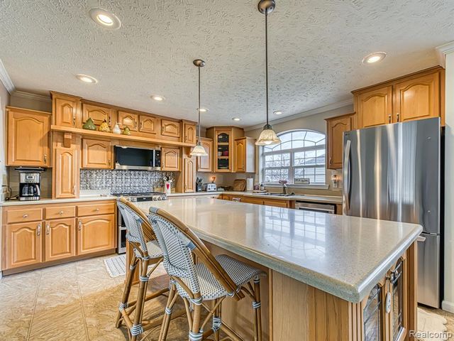 29703 Vinewood Lane, Gibraltar, MI 48173