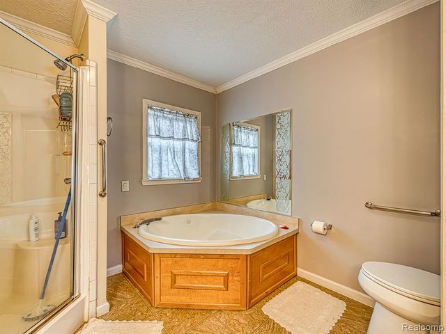 29703 Vinewood Lane, Gibraltar, MI 48173