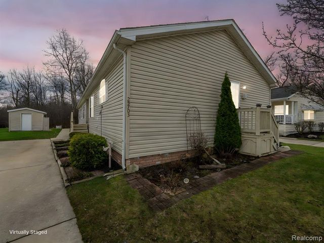 29703 Vinewood Lane, Gibraltar, MI 48173