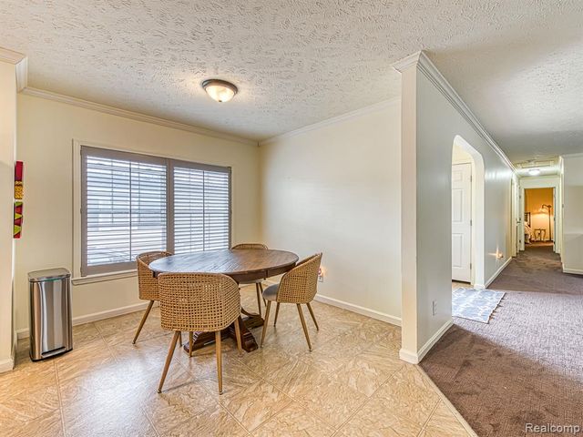 29703 Vinewood Lane, Gibraltar, MI 48173