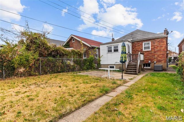 5923 Mimika Avenue, St Louis, MO 63147