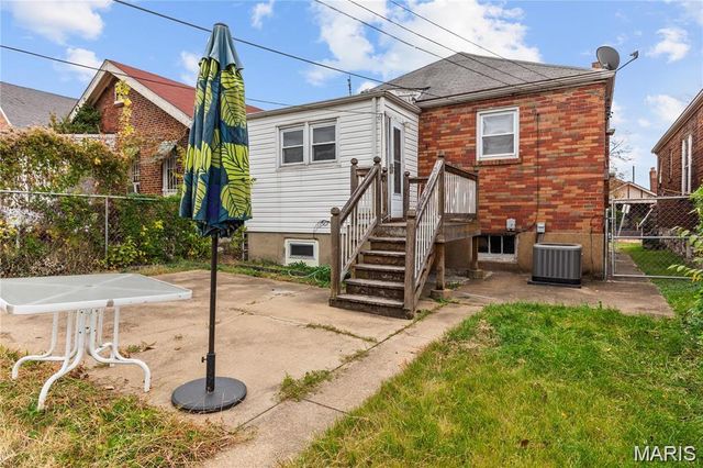 5923 Mimika Avenue, St Louis, MO 63147