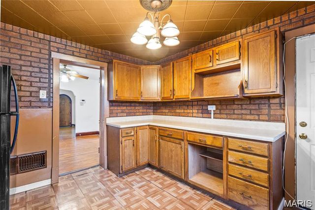 5923 Mimika Avenue, St Louis, MO 63147