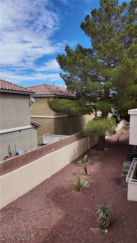 1900 North Torrey Pines Drive 212, Las Vegas, NV 89108