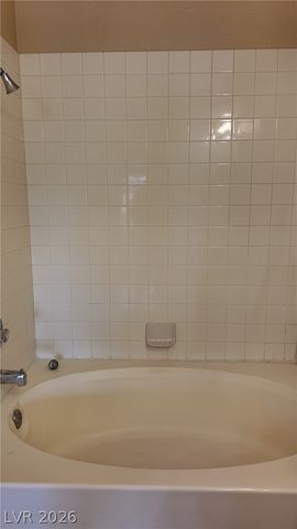 1900 North Torrey Pines Drive 212, Las Vegas, NV 89108