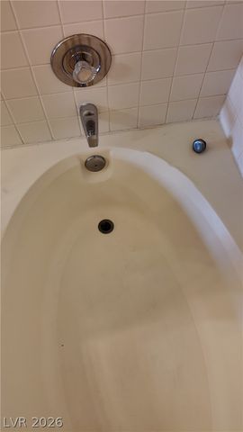 1900 North Torrey Pines Drive 212, Las Vegas, NV 89108
