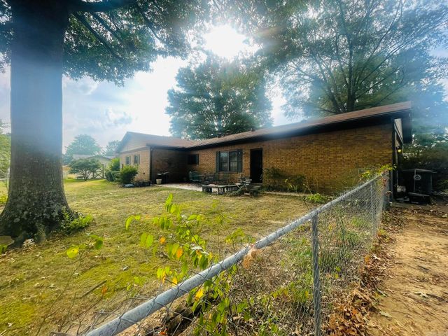 108 Liles Drive, Searcy, AR 72143