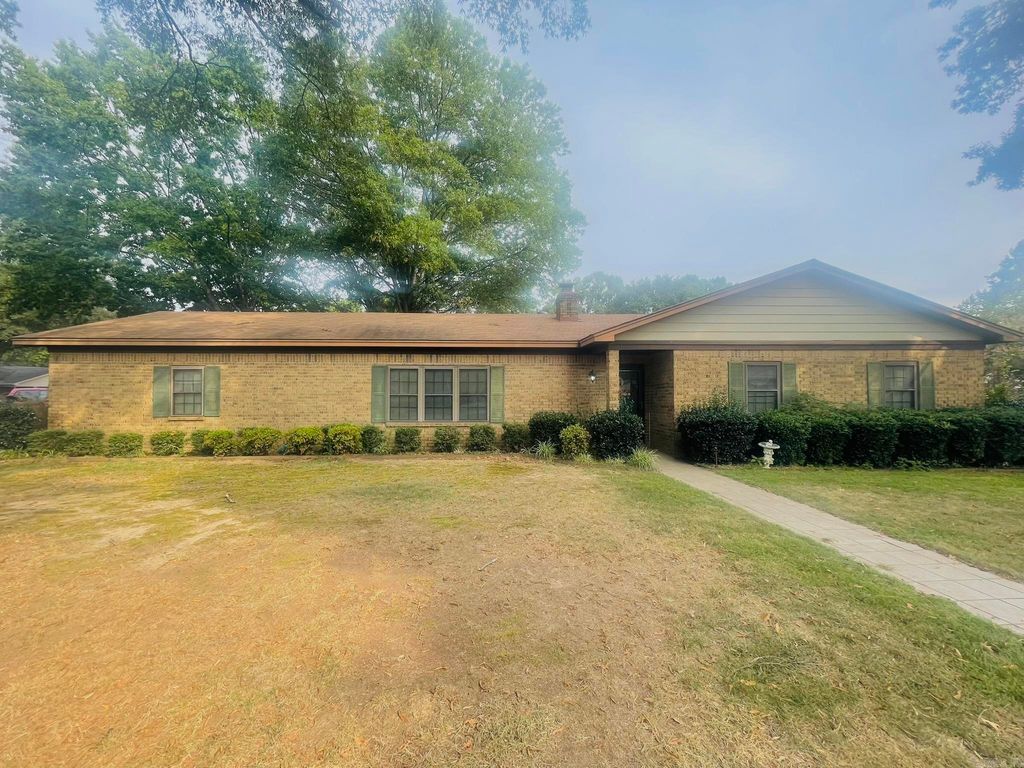 108 Liles Drive, Searcy, AR 72143