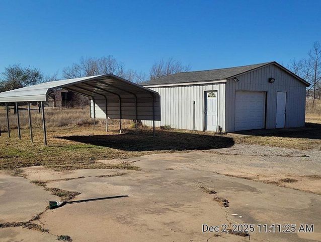 12420 NE Keeney Rd, Elgin, OK 73538