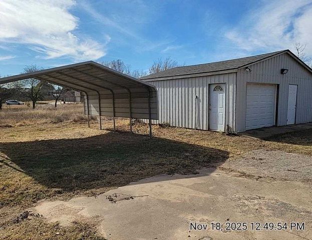 12420 NE Keeney Rd, Elgin, OK 73538