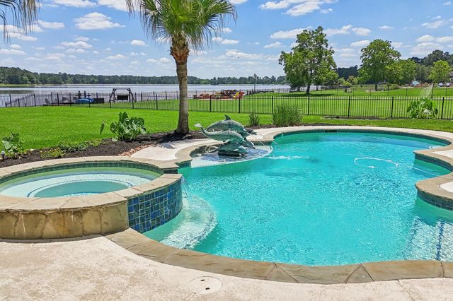 32318 Spinnaker Run, Magnolia, TX 77354