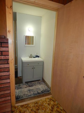 1505 Graham Street, Wellington, TX 79095