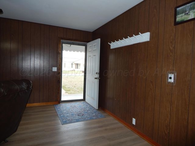 1505 Graham Street, Wellington, TX 79095