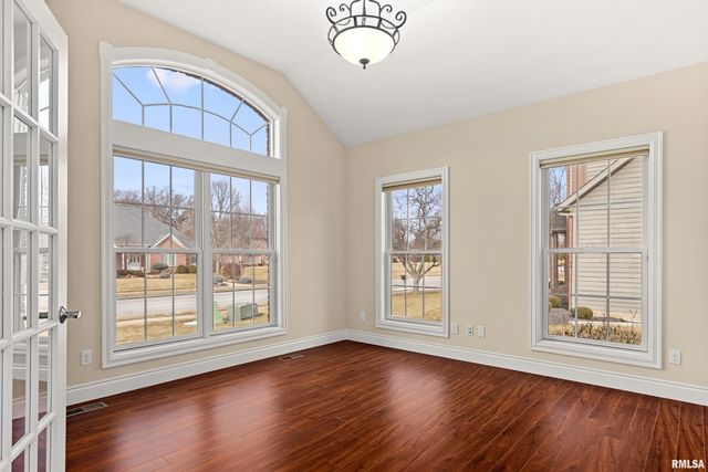 71 SAPPHIRE Point, Morton, IL 61550