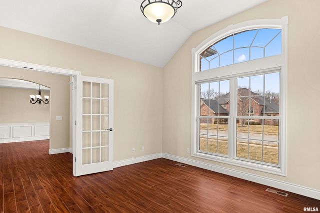 71 SAPPHIRE Point, Morton, IL 61550