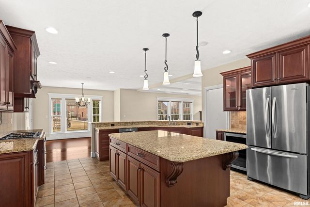 71 SAPPHIRE Point, Morton, IL 61550