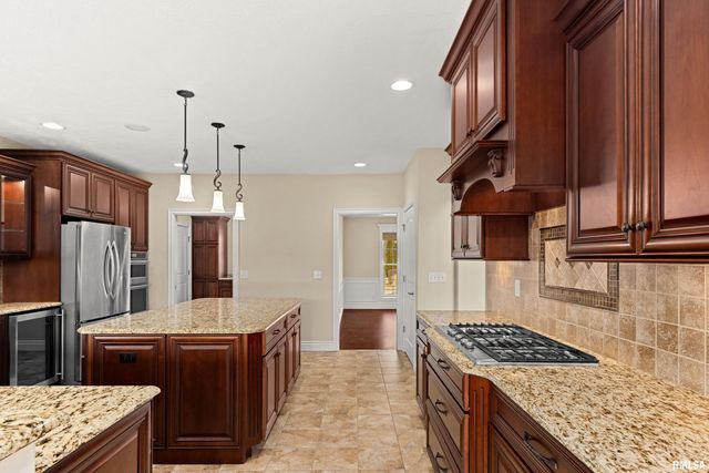 71 SAPPHIRE Point, Morton, IL 61550