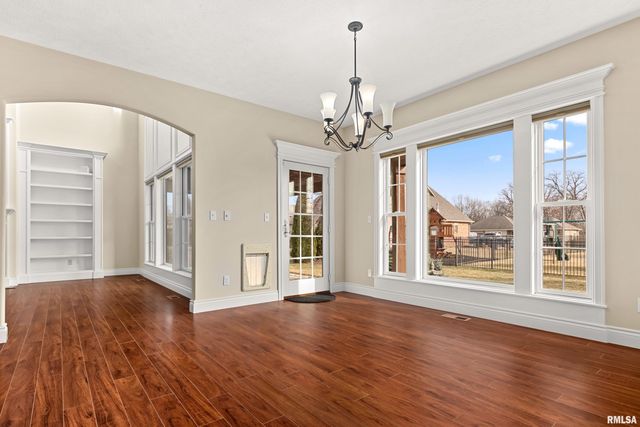 71 SAPPHIRE Point, Morton, IL 61550