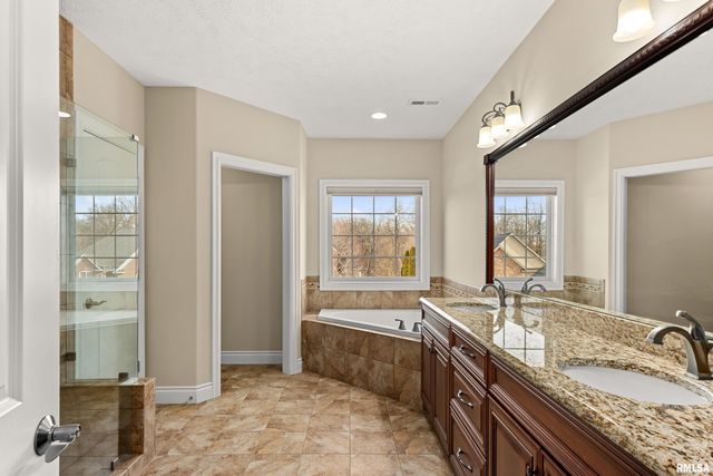 71 SAPPHIRE Point, Morton, IL 61550