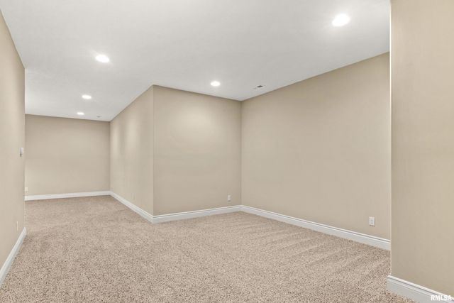 71 SAPPHIRE Point, Morton, IL 61550