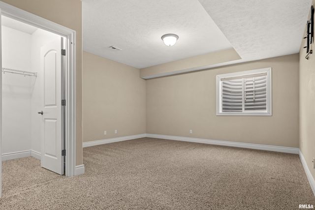 71 SAPPHIRE Point, Morton, IL 61550