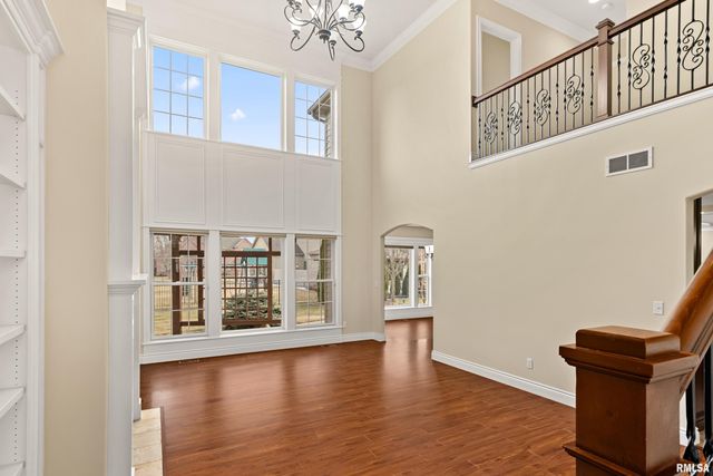 71 SAPPHIRE Point, Morton, IL 61550