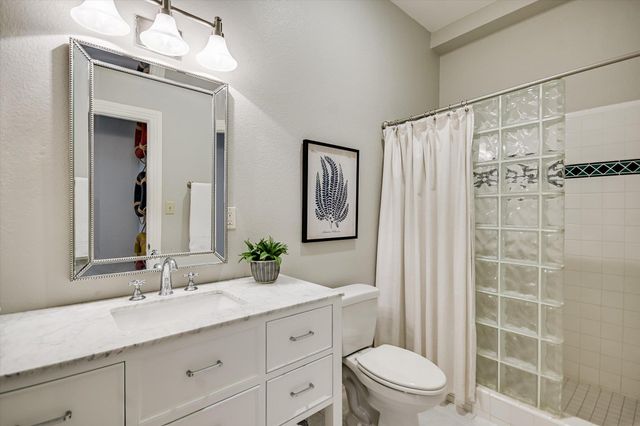22514 Felicia DR, Spicewood, TX 78669