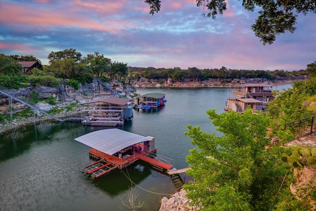 22514 Felicia DR, Spicewood, TX 78669