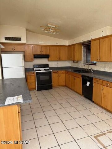 2470 W Las Lomitas, Tucson, AZ 85741