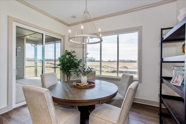 5918 Forbes Ct, Bel Aire, KS 67220