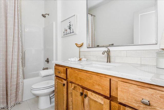 5918 Forbes Ct, Bel Aire, KS 67220