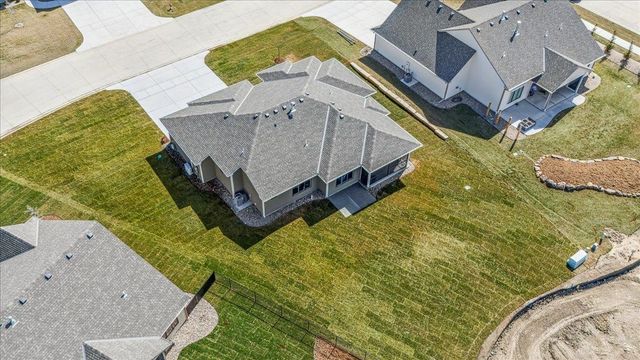 5918 Forbes Ct, Bel Aire, KS 67220